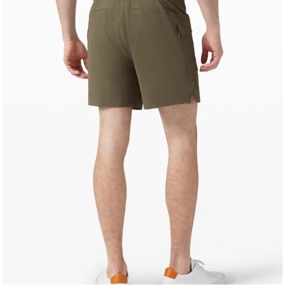 Lululemon Men’s Diffraction Green Cargo Shorts Small - Picture 2 of 6